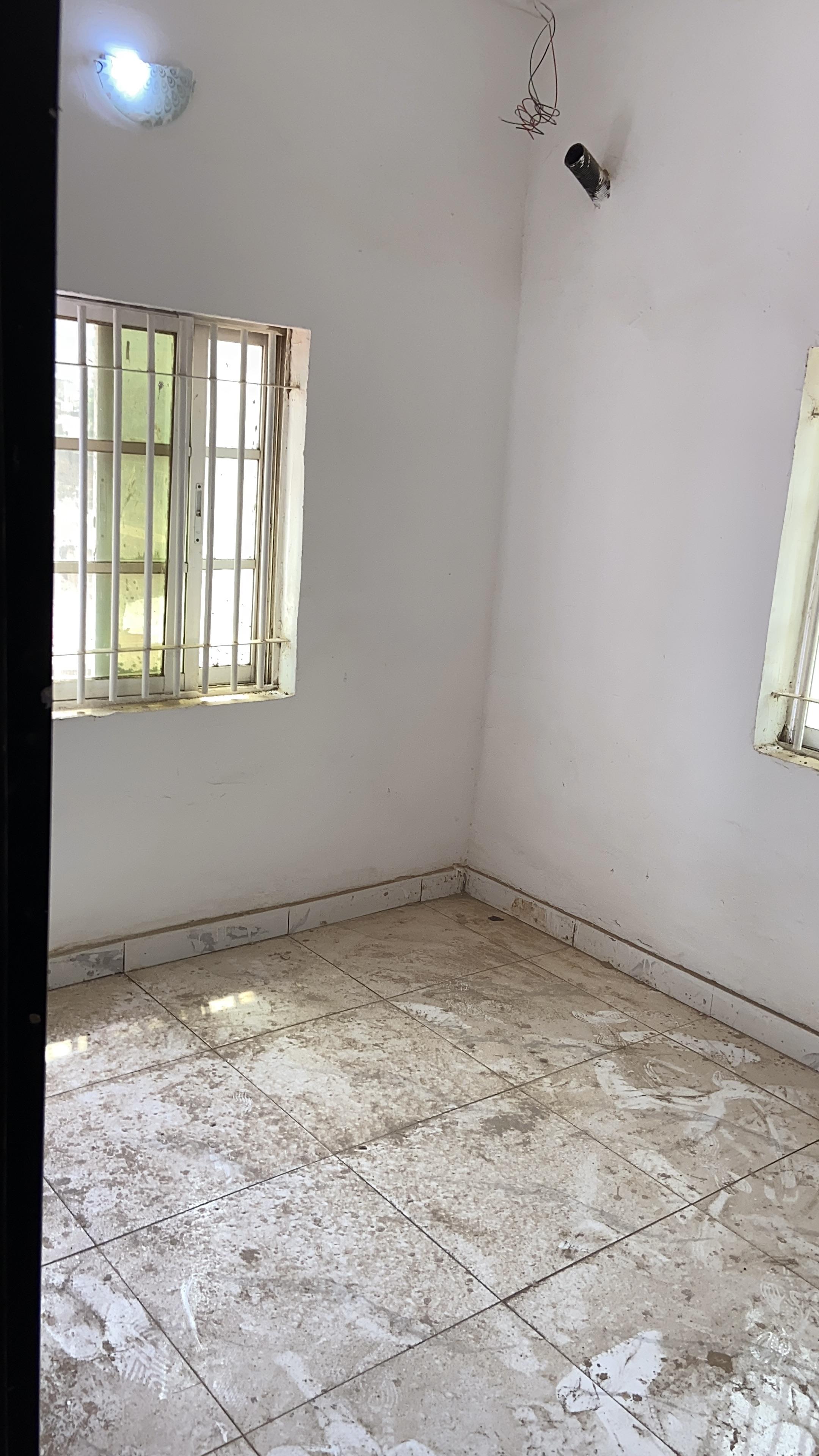 1 bedroom flat (Unit 2)